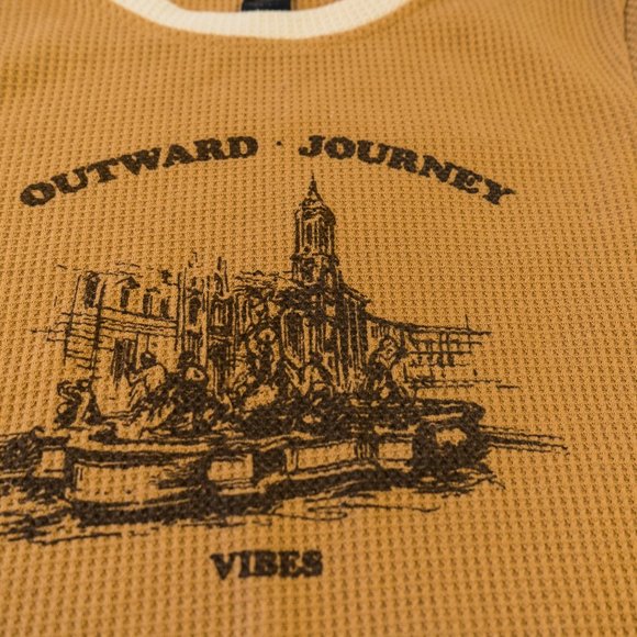 Outward Journey Crop Top - Picture 4 of 4